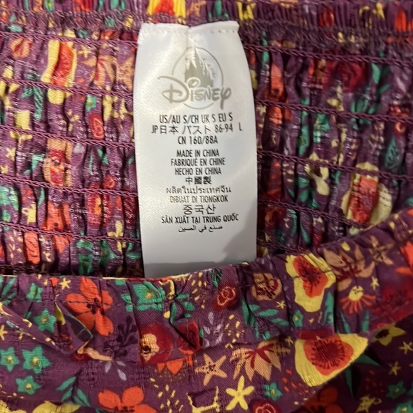 Disneys princess crop top and matching shorts - Picture 5 of 8